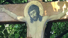 Cross starts streaming myrrh during moleben at Verkhovna Rada