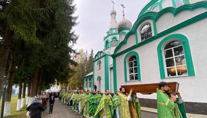 Archbishop of Prague takes part in celebrations in Khust Eparchy of UOC