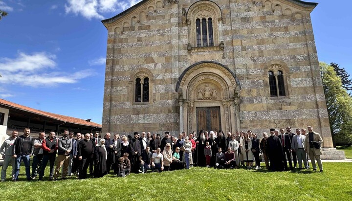 Патријарх Порфирије у Дечанима: Ако смо Христови немамо непријатеље