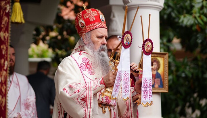 Митрополит Фотије позвао да вернике да се причешћују