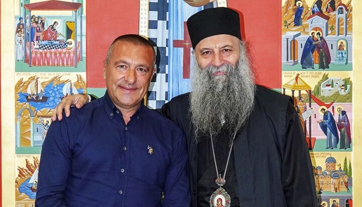 Људи који носе Часни крст у Спасовданској литији: ко је Ренато Грбић?