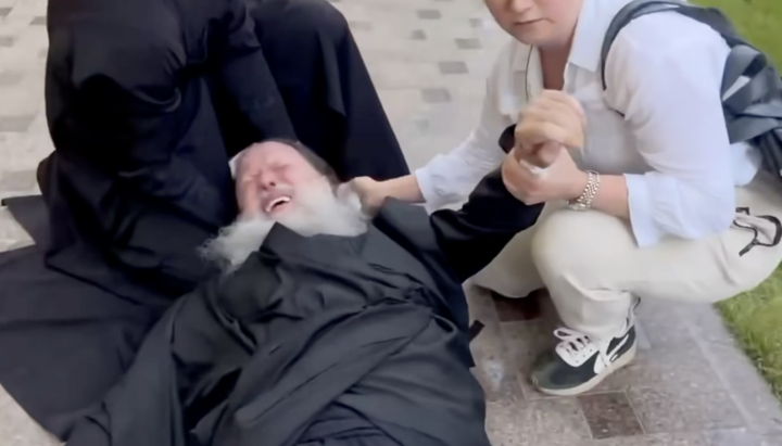 Митрополит Мелетије у време јуриша на храм нашао се на земљи. Фото: СПН