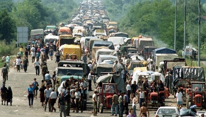 Избеглице на путу ка Србији, август 1995. Хрватске акције 