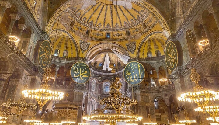 Ентеријер цркве Св. Софије у Истанбулу. Фото: СПН