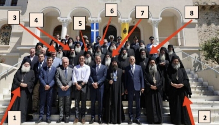 Киријакос Мицотакис с игуманима и представицима осам манастира Свете горе. Фото: athoseod.gr
