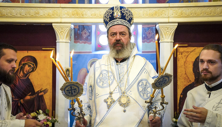 Епископ Исихије служио Свету Архијерејску Литургију у Храму Светих Врача и посетио пацијенте на болничком лечењу