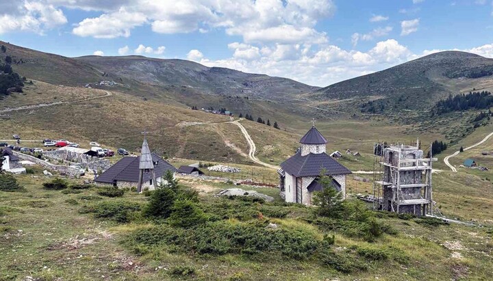 Митрополит Методије: Ништа дух од земље одлепити не може осим вере тврде и пламене молитве