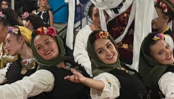 Народне игре на 