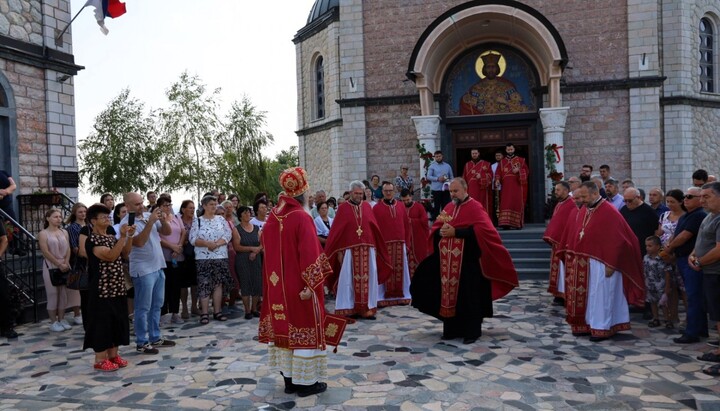 Митрополит Фотије: Једини пут нашег народа је заједништво у Христу