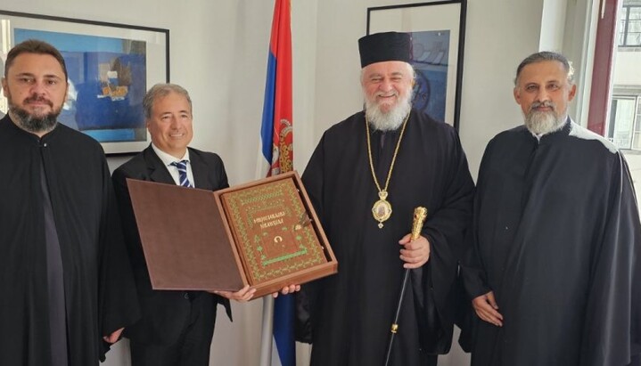 Делегација СПЦ посетила српску амбасаду у Словенији 