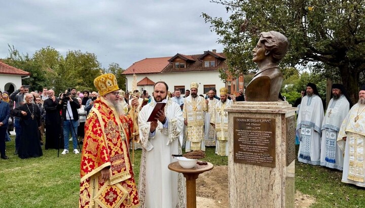 Диана Будисављевић добила спомен-обележије у Јасеновцу