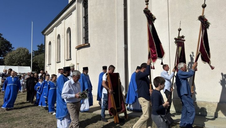 Литија око храма Рођења Пресвете Богородице. Фото: ТВ Храм