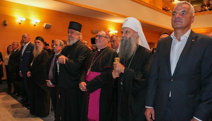 Црквени и државни великодостојници - из Србије и из Словеније. Фото: СПЦ