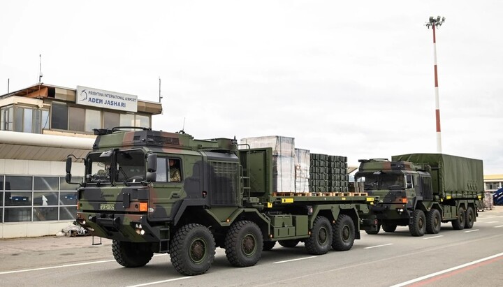 Дронови на аеродрому у Приштини. Фото: ФБ