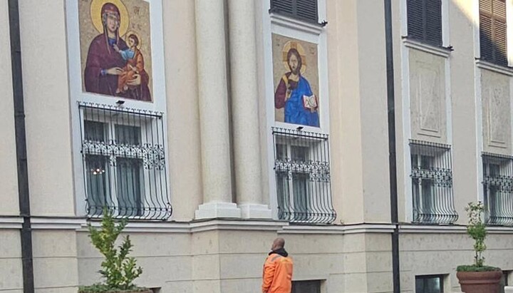 Радник у Бијељини направио паузу да се помоли. Фото: Епархија зворничко-тузланска.