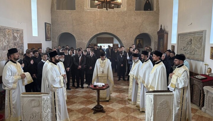 Посета манастиру Јасеновац. Фото: Митрополија црногорско-приморска.
