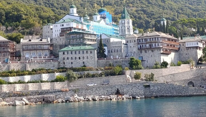 Српски туристи на Светој Гори. Фото: СПН