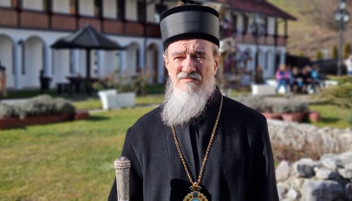 Митрополит Атанасије освештао земљиште за будући храм