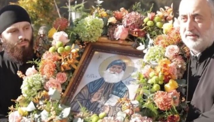 Икона Светог старца Гаврила Грузијског приликом доласка у манастир Тумане. Фото: скриншот видеа