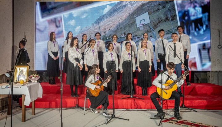 Гимназија Свети Сава расписује конкурс за химну