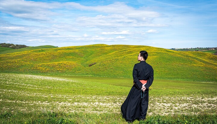 Католички свештеник. Фото: MARTINOPHUC