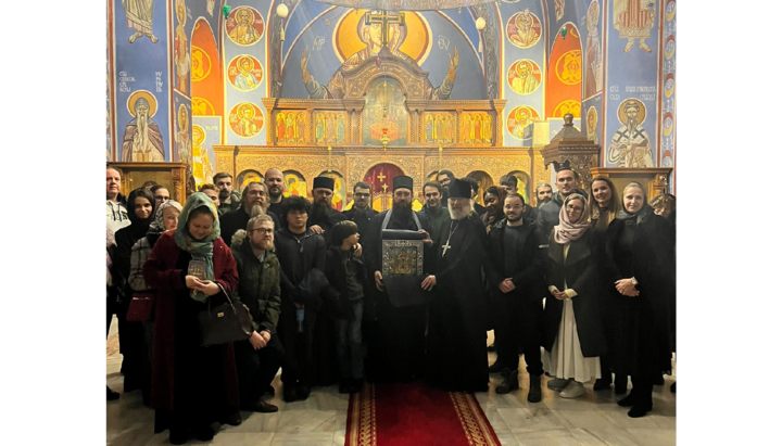 Дочек чудотворне иконе у Бирмингему. Фото: Епархија британска.