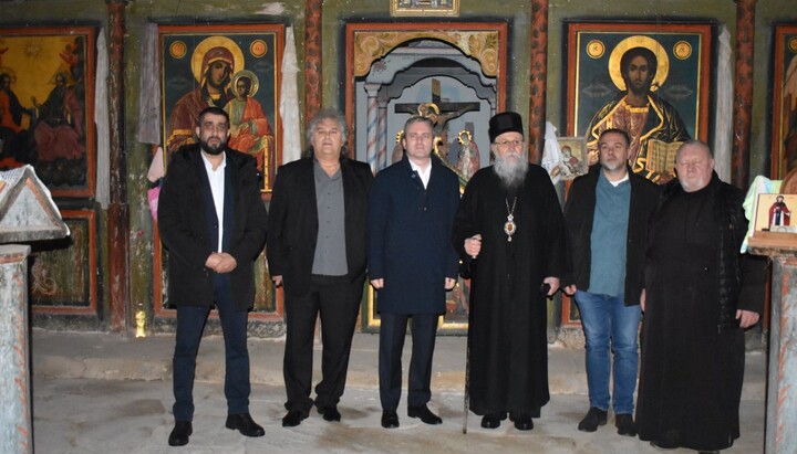 Министар културе Никола Селаковић посетио цркву Свете Тројице у селу Извор