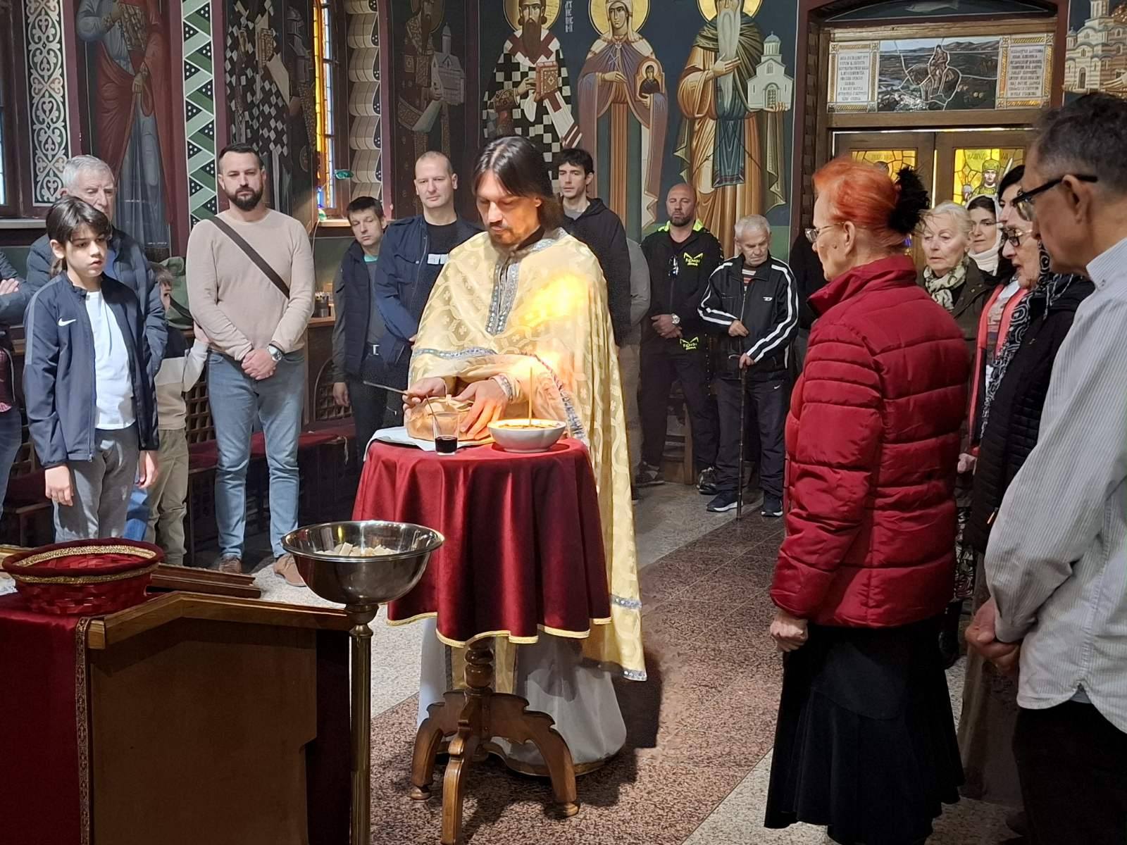 „Ми смо хришћани, то је оно што нас све спаја“ -  дан Кирила и Методија у Петроварадину фото 3